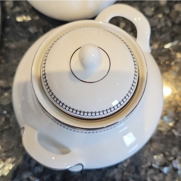 Royal Doulton Sugar Bowl and Creamer Set - Picture 2 of 6